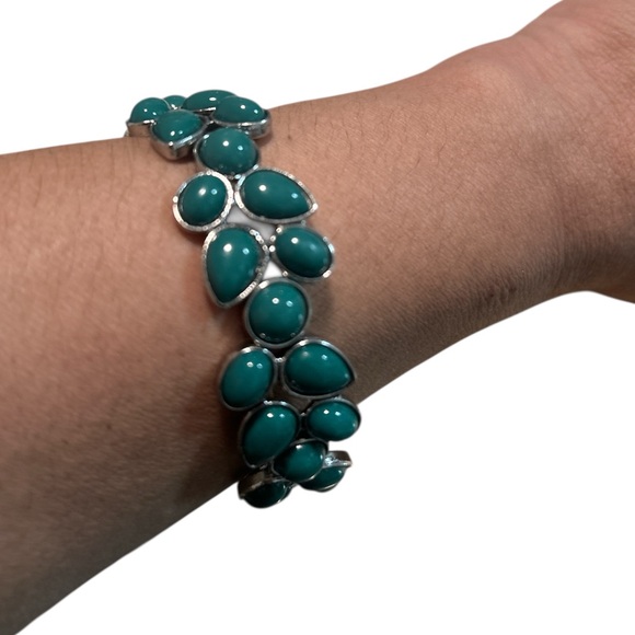 Paparazzi Elegant Dark Green Necklace and Bracelet Set - Picture 3 of 4